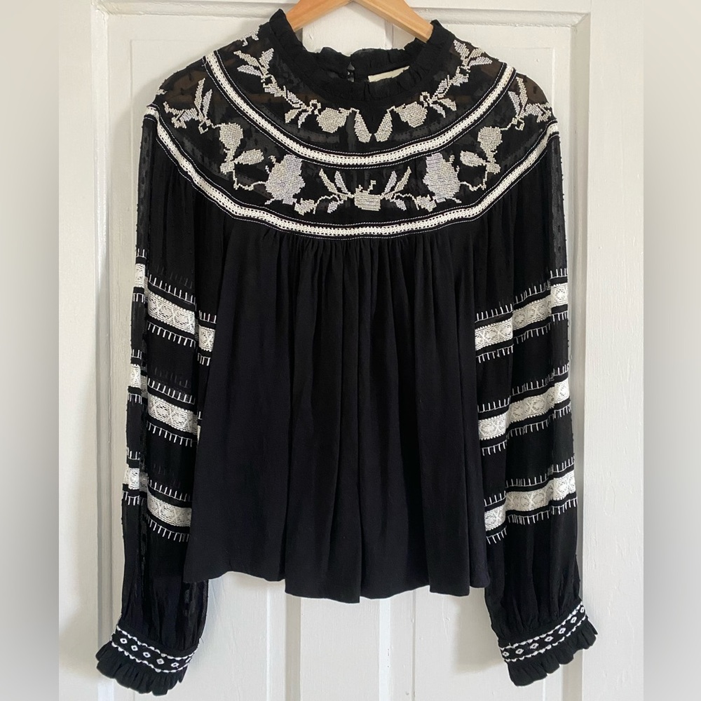 New Anthropologie Flowy Floral Black Cream Hand-stitched Peasant Blouse Size XS